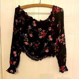Madison & Berkeley Black Ruffled Fitted Blouse
